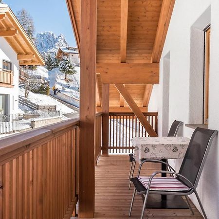 Villa Solinda App Rossini セルヴァ・ディ・ヴァル・ガルデーナ エクステリア 写真