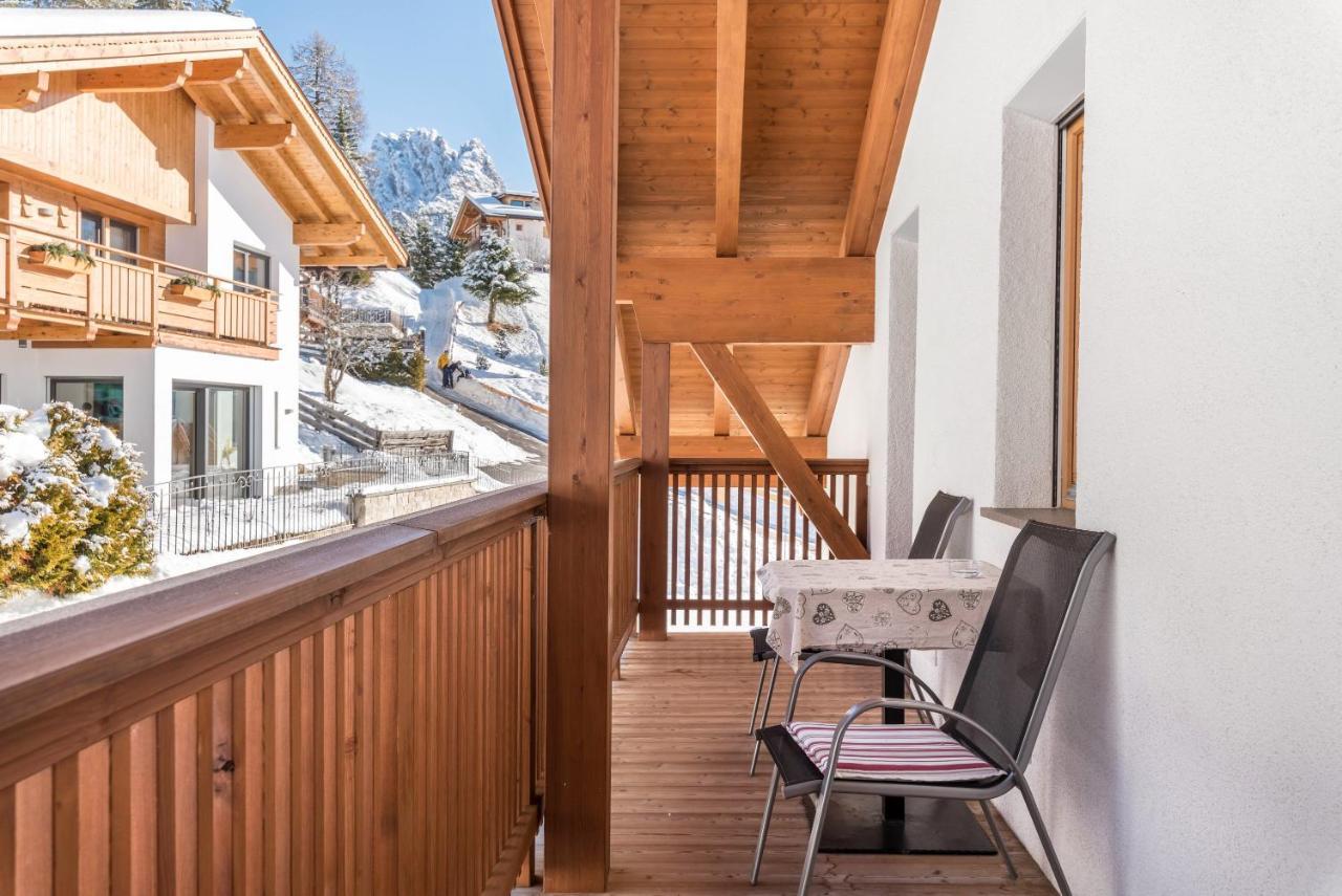 Villa Solinda App Rossini セルヴァ・ディ・ヴァル・ガルデーナ エクステリア 写真